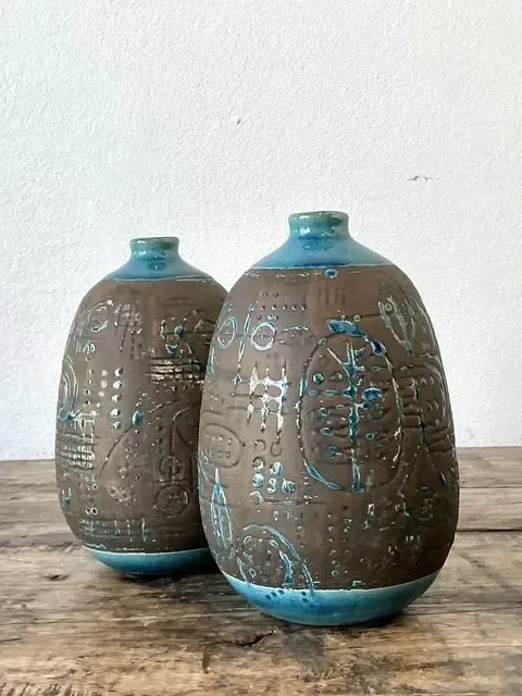 Vintage Glazed Ceramic Scored Vases - A Pair — additional photo 3