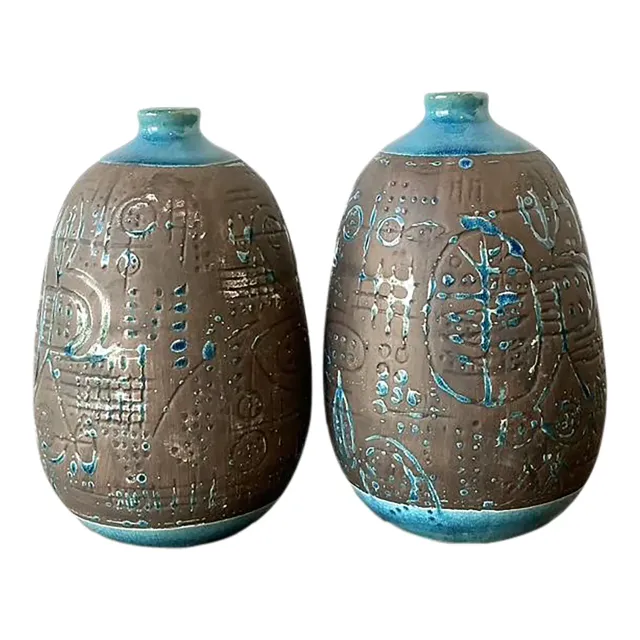 Vintage Glazed Ceramic Scored Vases - A Pair — additional photo 5