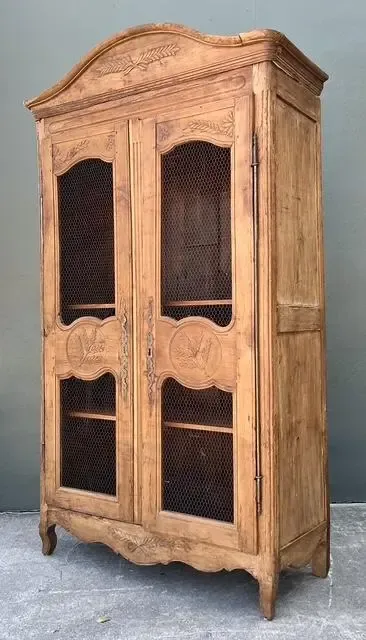 Vintage Gusto Distressed Wire Front Linen Press — additional photo 2