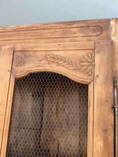Vintage Gusto Distressed Wire Front Linen Press — additional photo 8