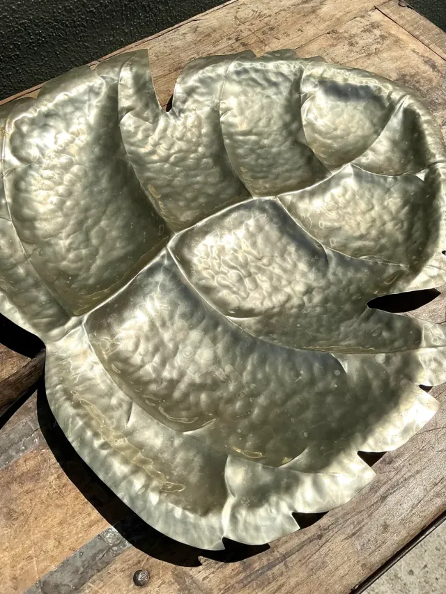 Vintage Hammered Metal Leaf Tray With Horn Handle — additional photo 3