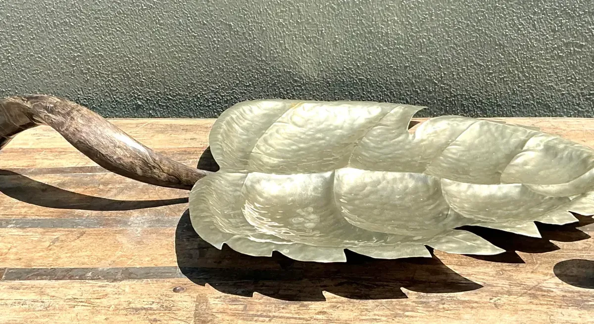 Vintage Hammered Metal Leaf Tray With Horn Handle — additional photo 7
