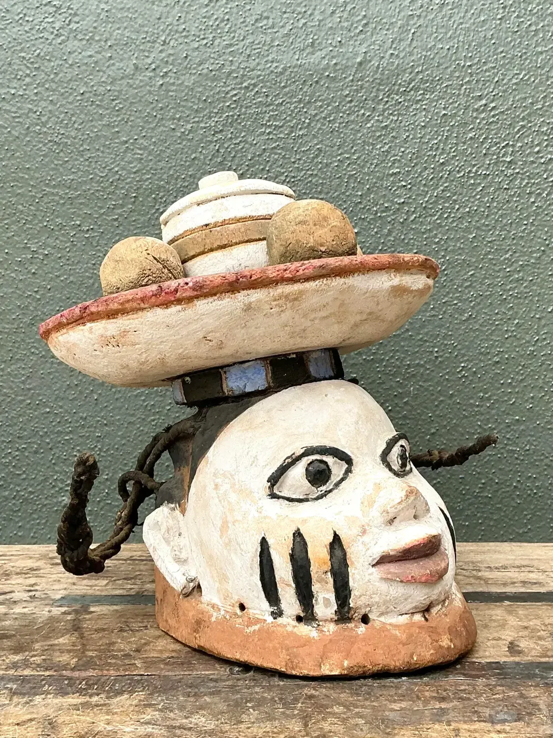 Vintage Hand Carved Bust of Man — additional photo 7
