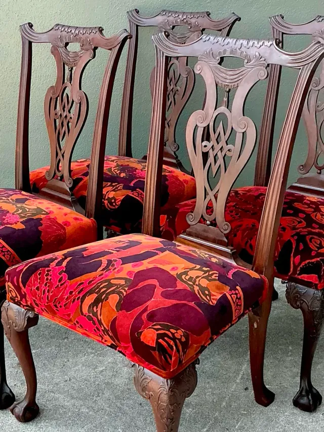 Vintage Hand Carved Chippendale Dining Chairs in 80s Yves St Laurent Printed Velvet - Set of 4 — additional photo 6