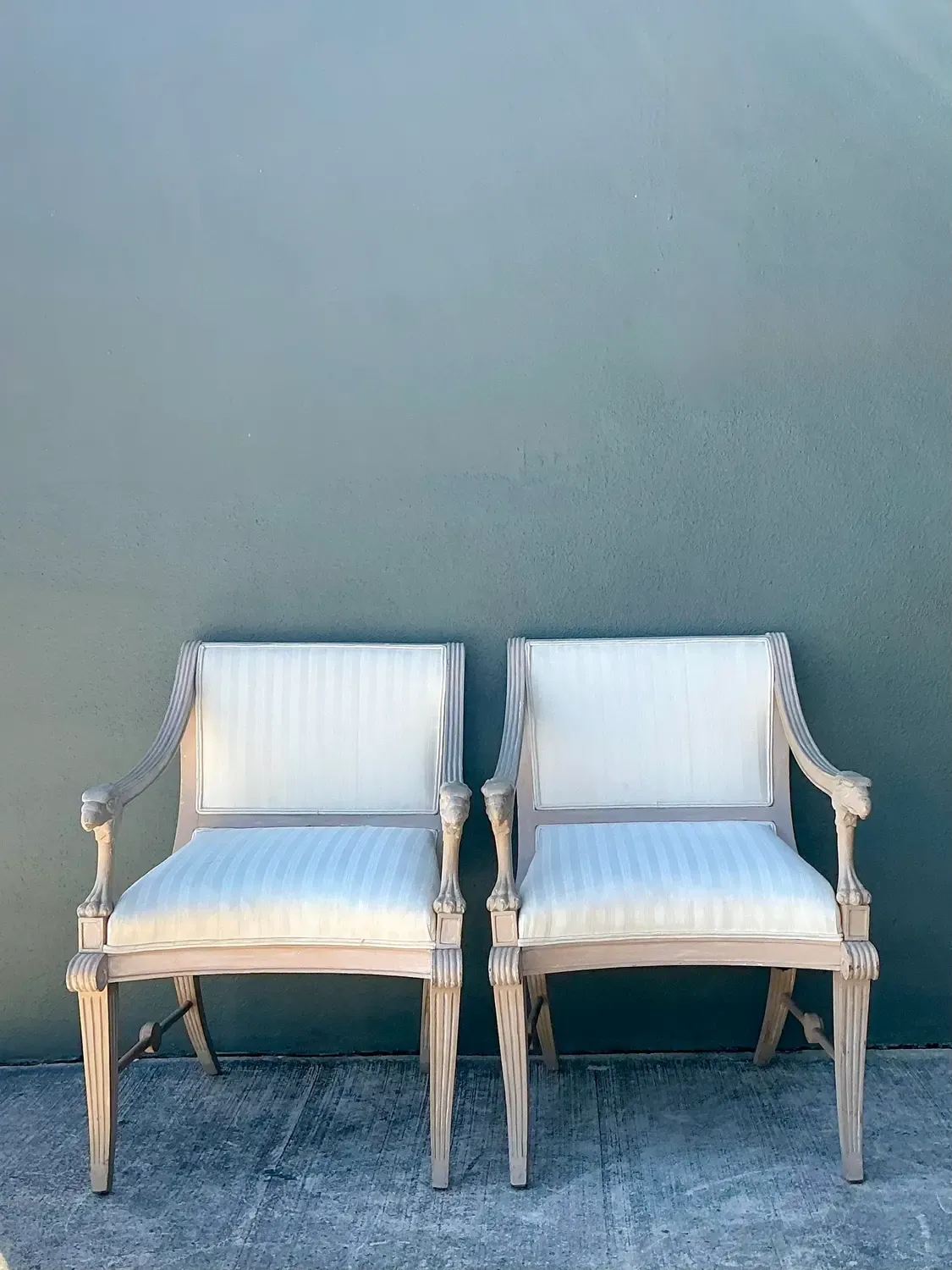 Vintage Hand Carved Eagles Head Lounge Chairs - A Pair — additional photo 4
