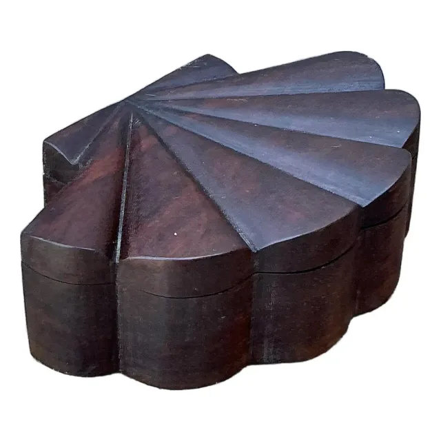 Vintage Hand Carved Wood Clam Box — additional photo 1