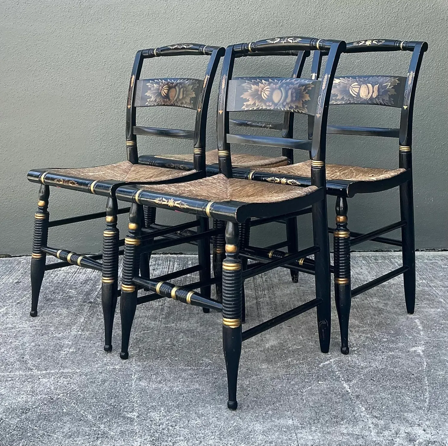 Vintage Hand Painted Hitchcock Chairs - Set of 4 — additional photo 3