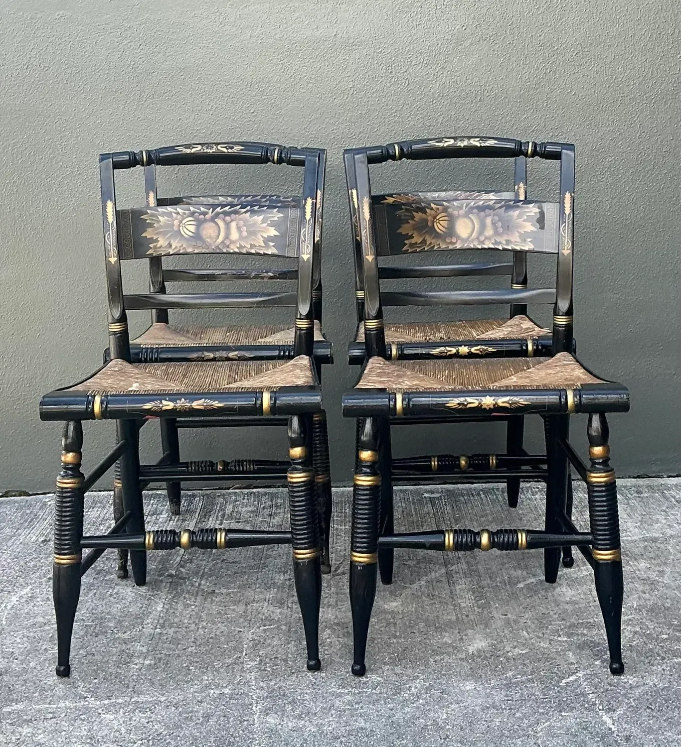 Vintage Hand Painted Hitchcock Chairs - Set of 4 — additional photo 4