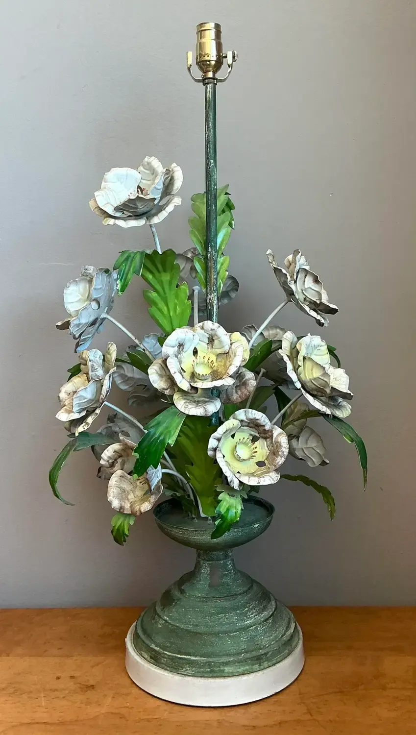 Vintage Hand Painted Tole Bouquet Lamp — additional photo 6