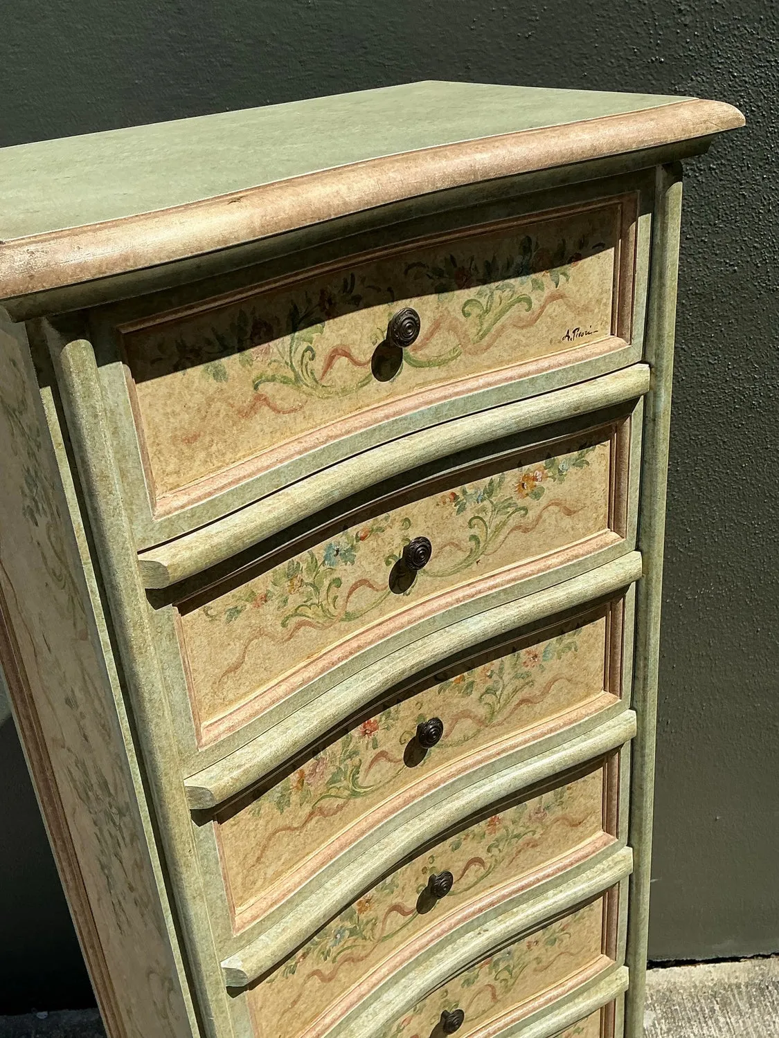 Vintage Italian Hand Painted Ligerie Chest — additional photo 5