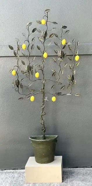 Vintage Italian Lemon Tole Tree Lights - A Pair — additional photo 3