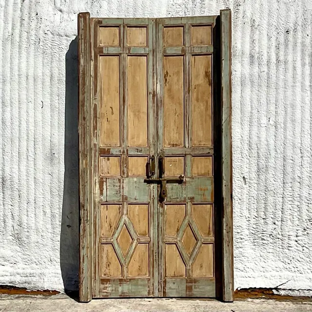 Vintage Italian Patinated Doors With Coordinating Transom — additional photo 3