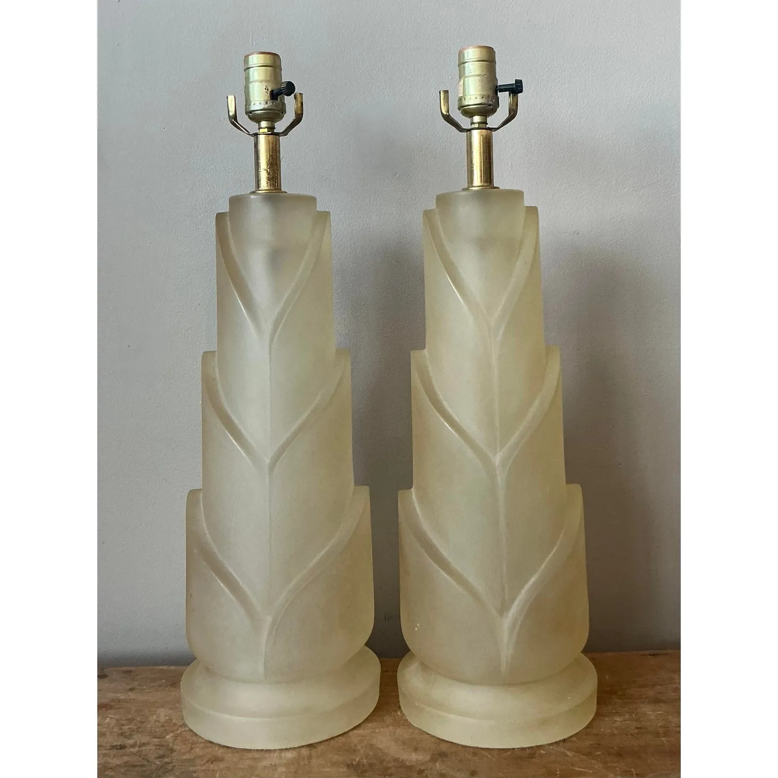 Vintage Italian Paulo Gucci Frosted Resin Lamps - A Pair — additional photo 3