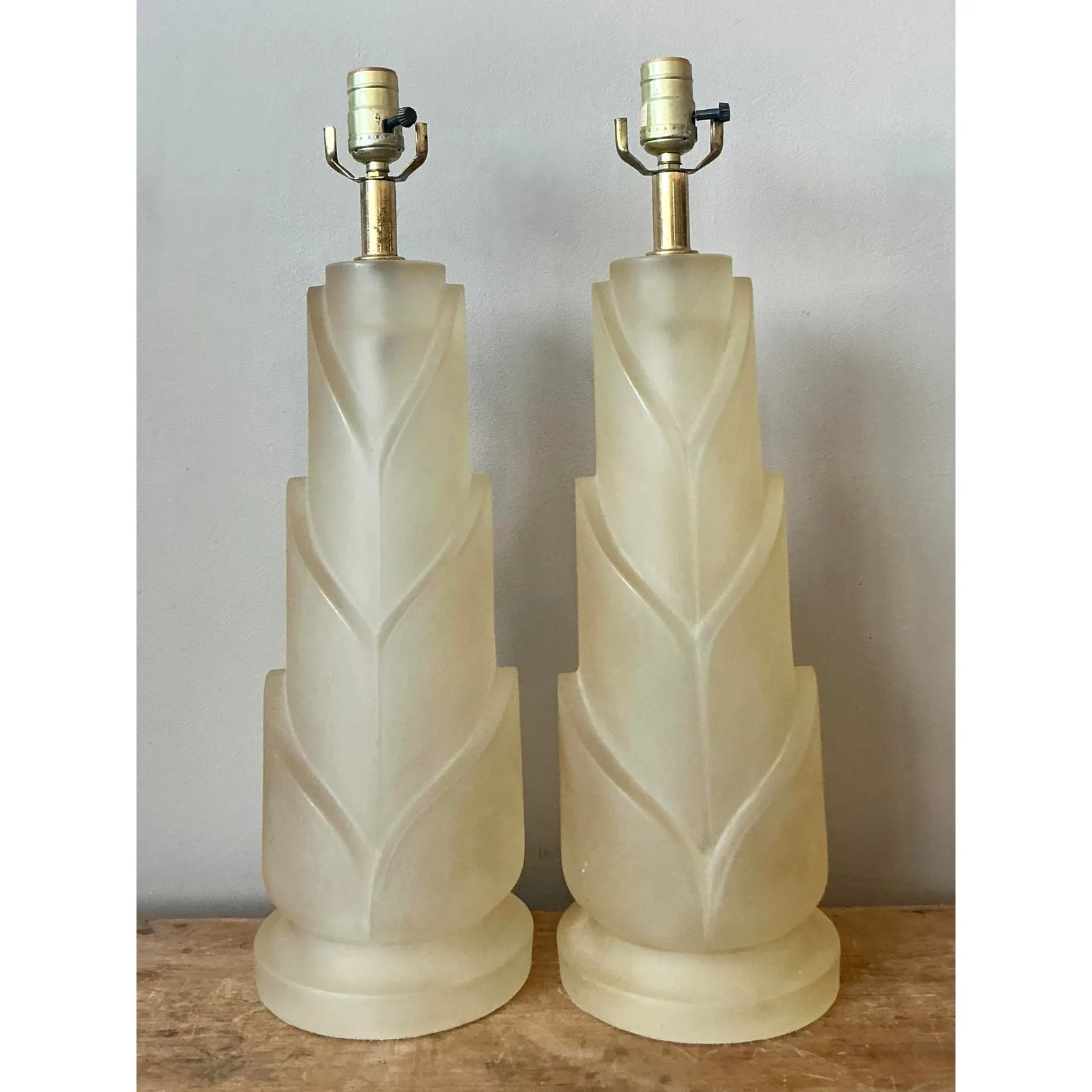 Vintage Italian Paulo Gucci Frosted Resin Lamps - A Pair — additional photo 7