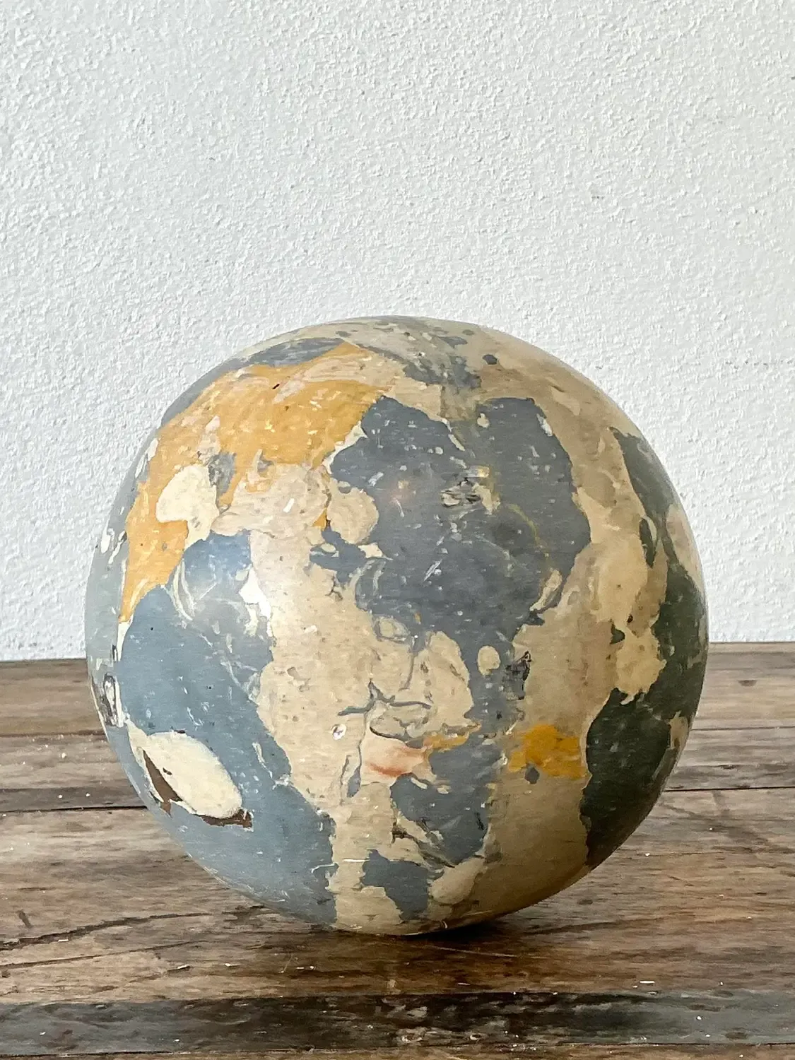 Vintage Italian Scagliola Artisanal Pigmented Plaster Sphere — additional photo 4