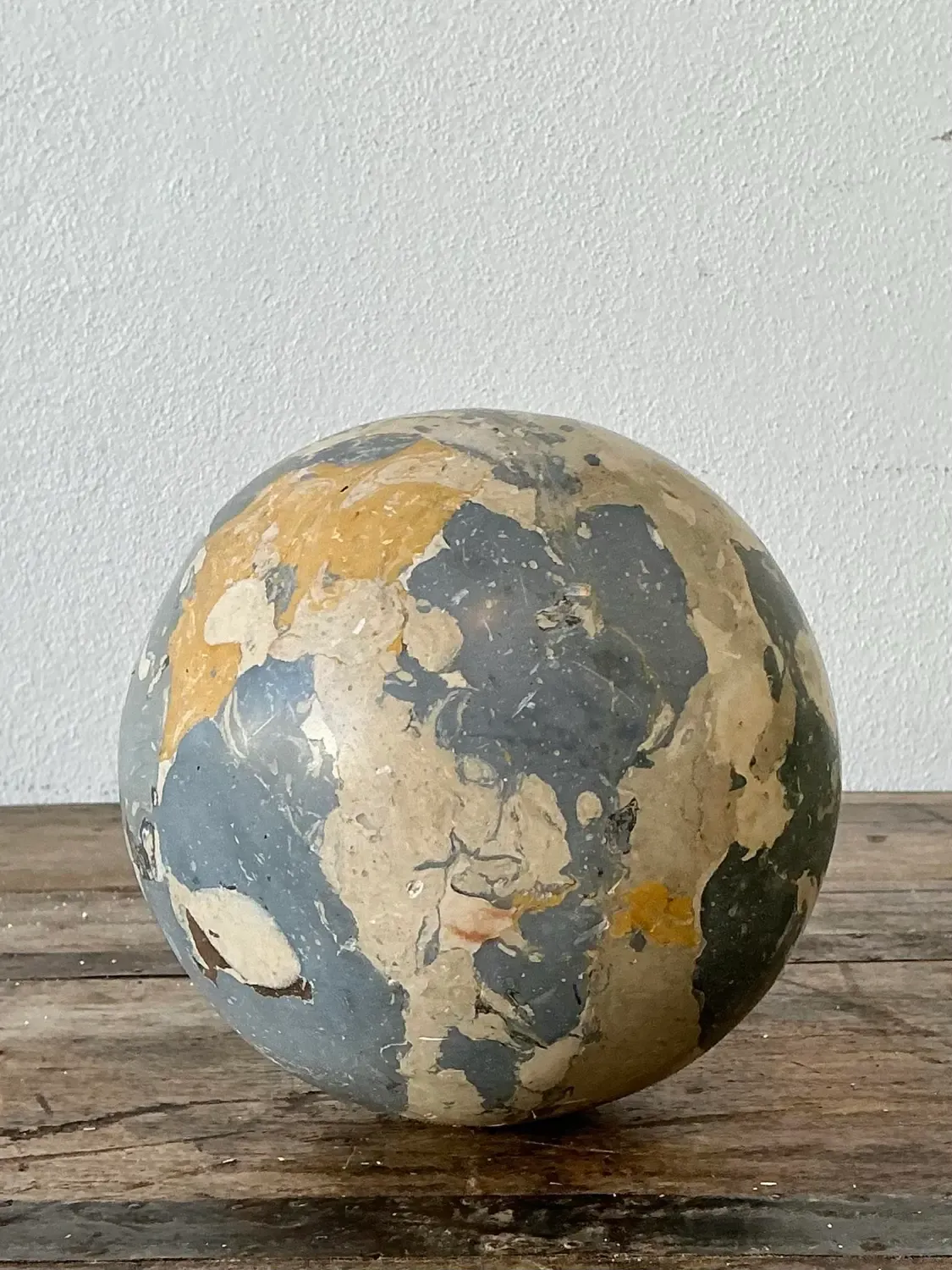 Vintage Italian Scagliola Artisanal Pigmented Plaster Sphere — additional photo 7