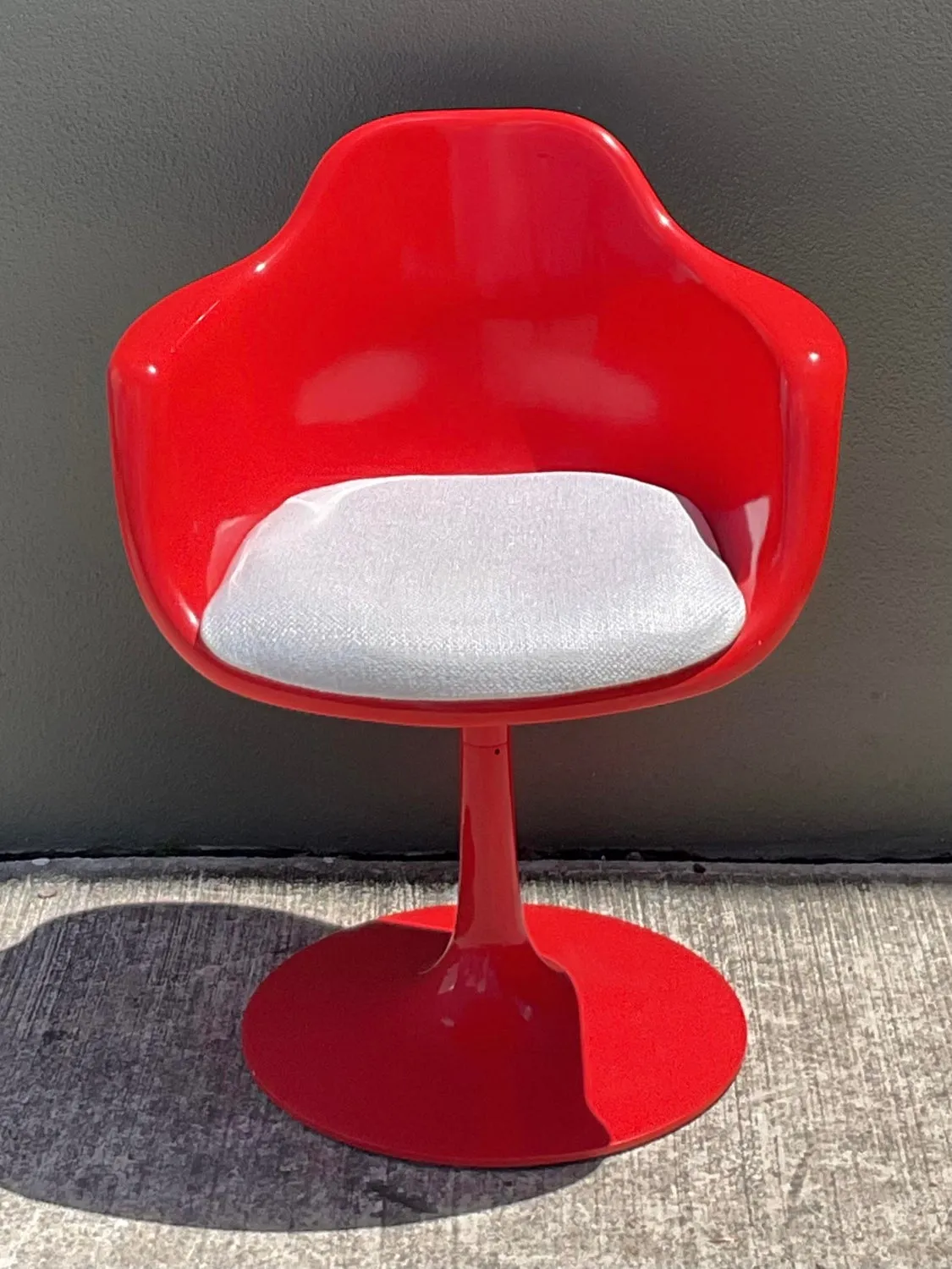 Vintage Krueger Tulip Chair — additional photo 1