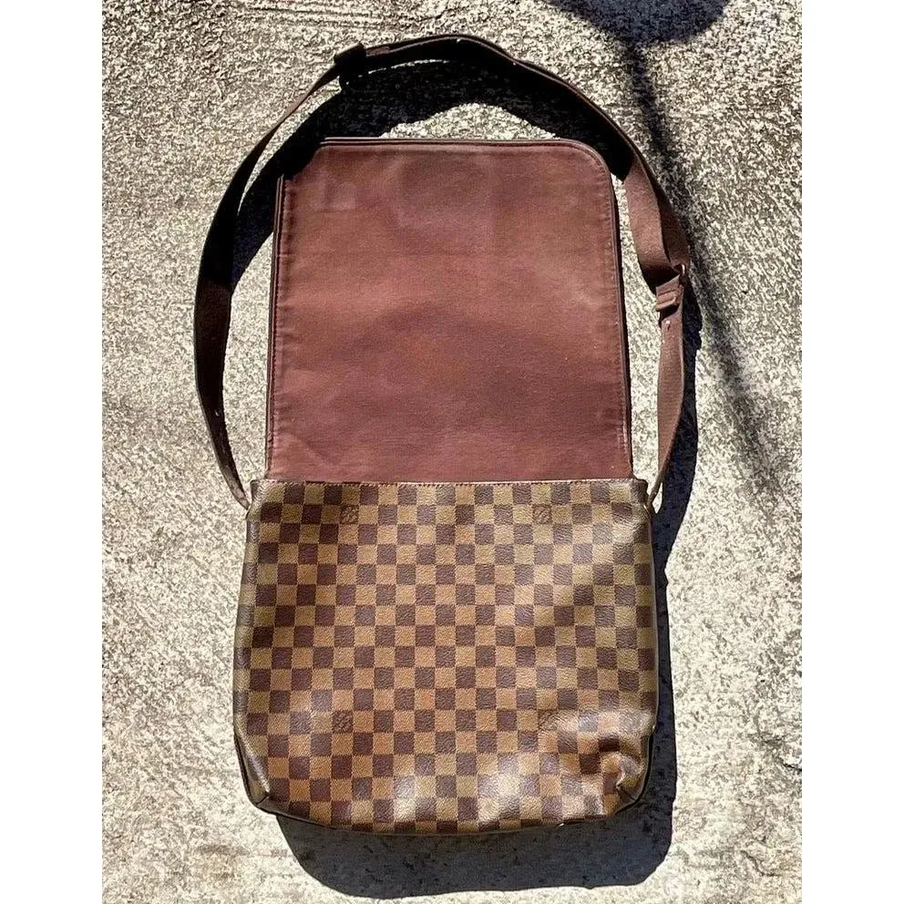 Vintage Louis Vuitton Damier Ebene Messenger Bag — additional photo 4