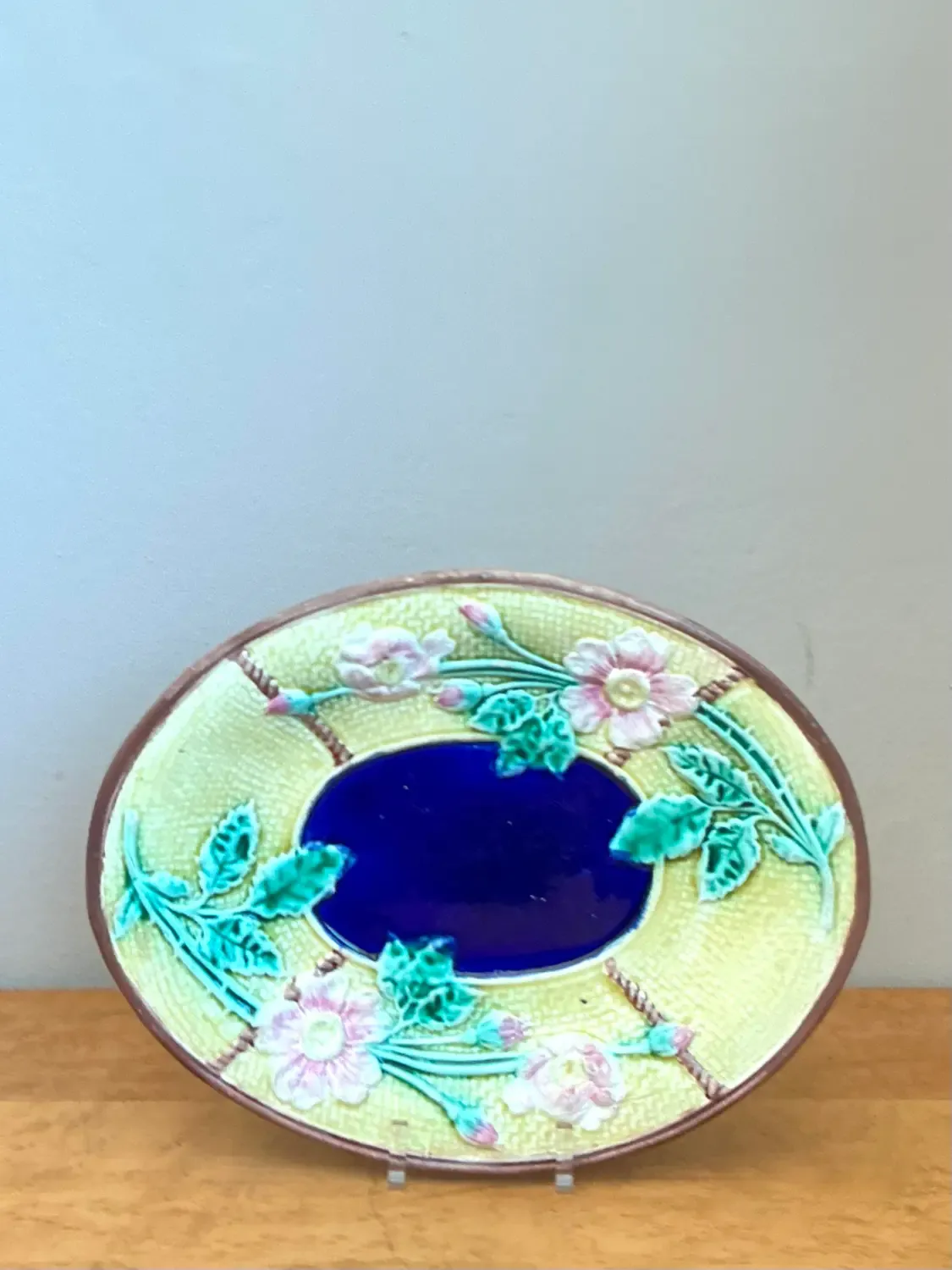 Vintage Majolica Floral Plate — additional photo 5