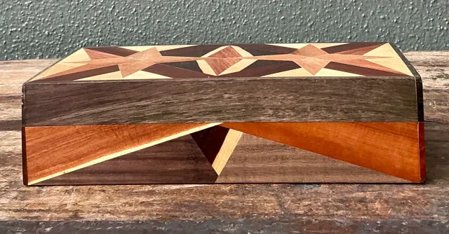 Vintage Marquetry Wooden Tan Star Box — additional photo 1