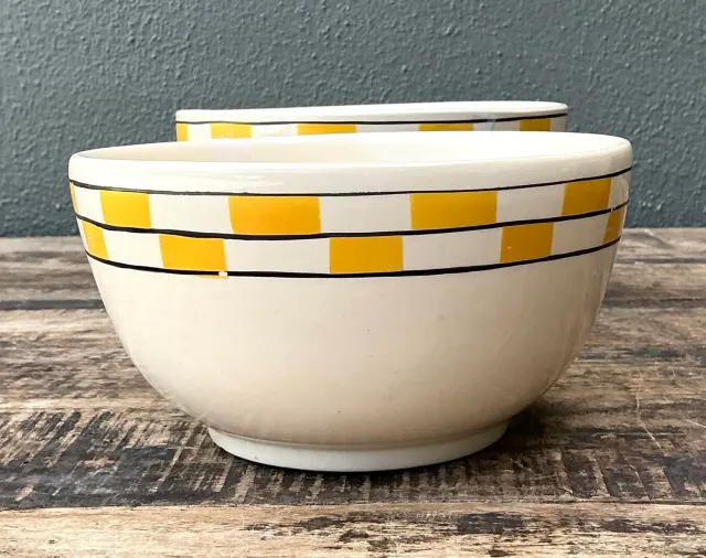 Vintage MCM Bakelite Ceramic Bowls - Set of 2 — additional photo 2