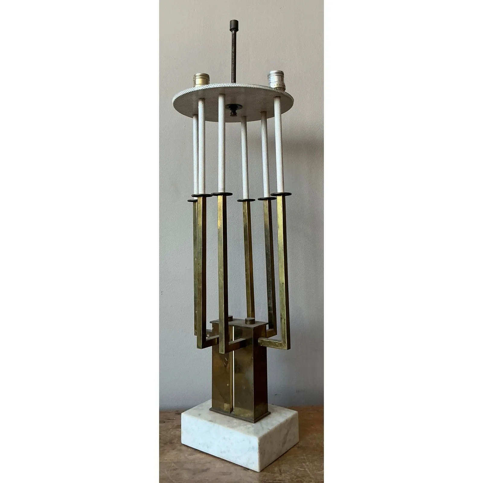 Vintage MCM Brass Candelabra Lamp After Tommi Parzinger — additional photo 5