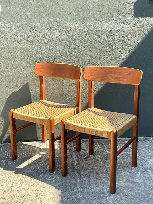 Vintage MCM Danish Woven Jute Seat Chairs - A Pair — additional photo 3