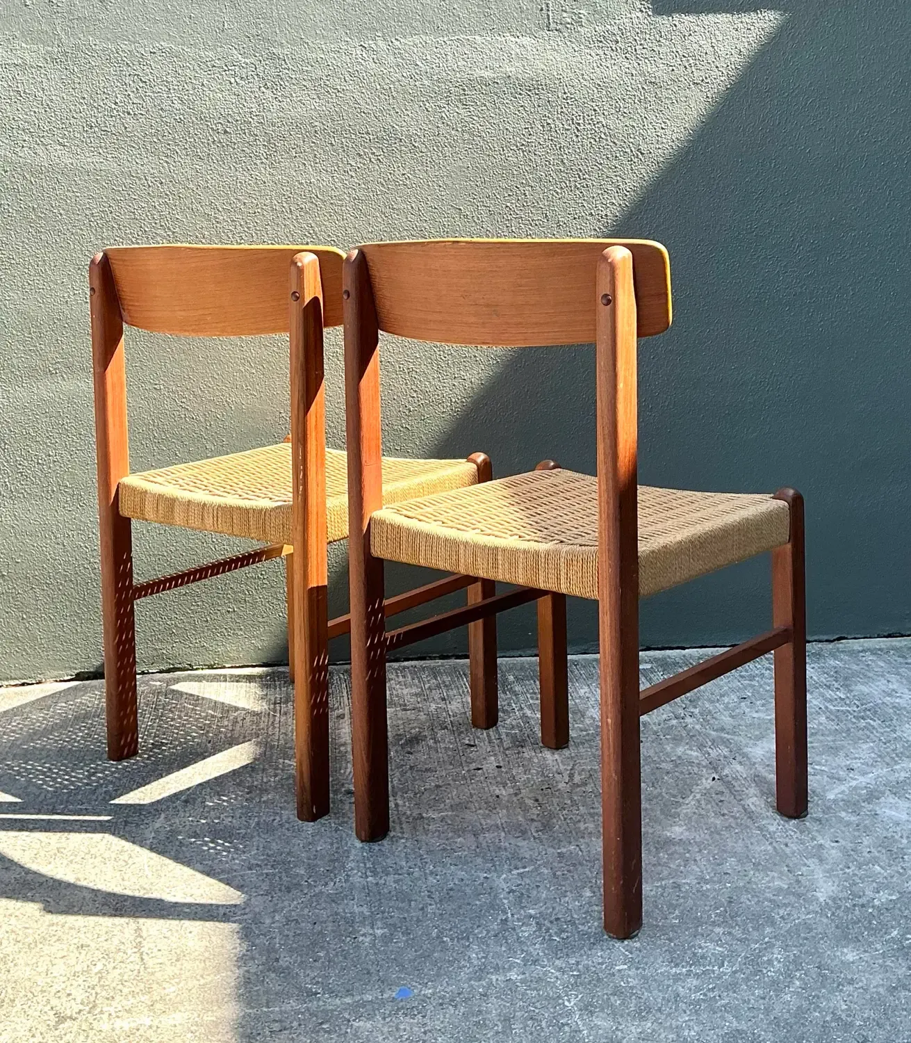 Vintage MCM Danish Woven Jute Seat Chairs - A Pair — additional photo 5