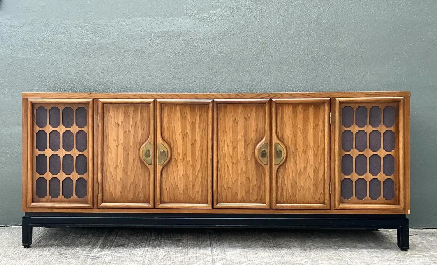 Vintage MCM Stereo Cabinet Credenza — additional photo 3