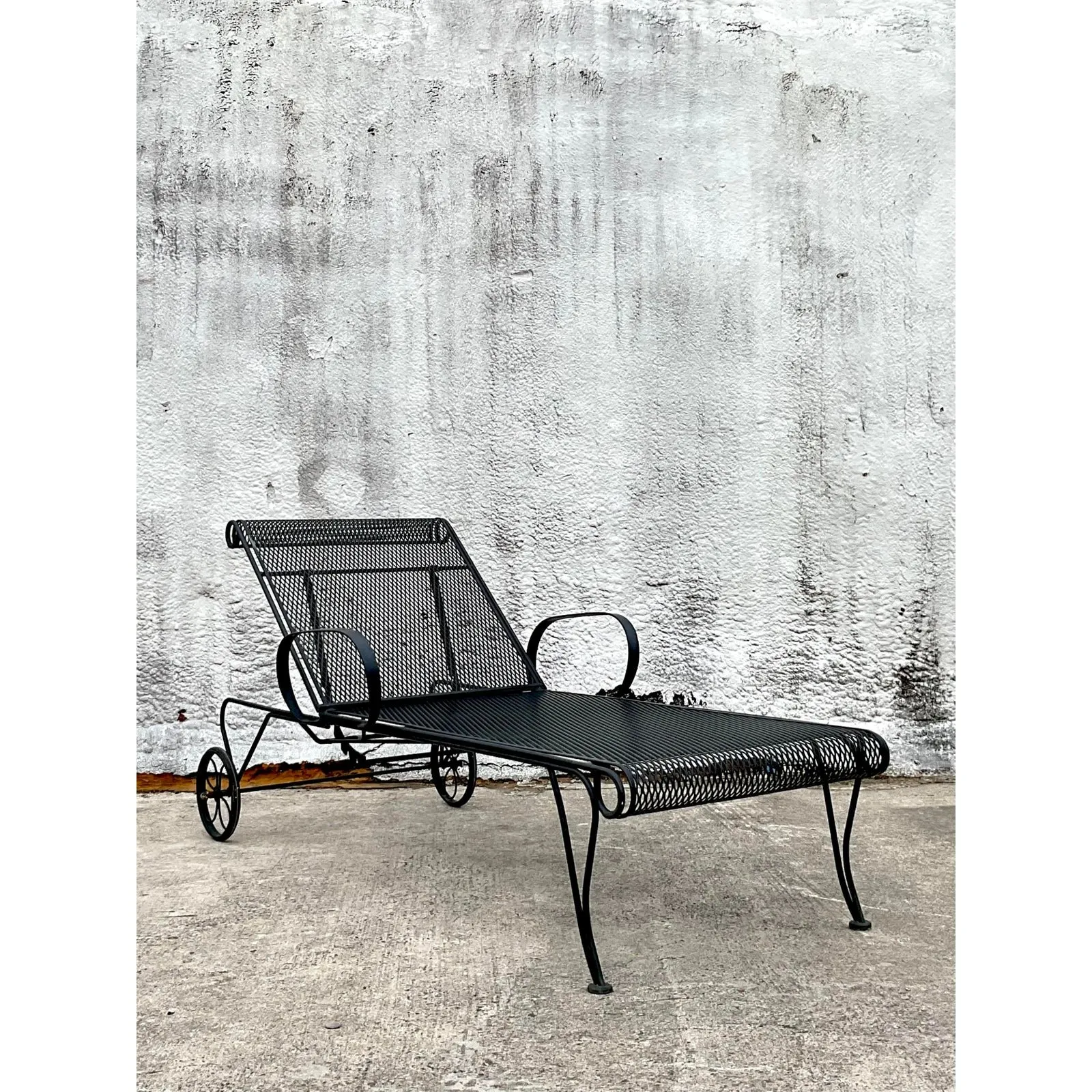 Vintage MCM Wrought Iron Chaise Lounge After Russell Woodard — additional photo 1