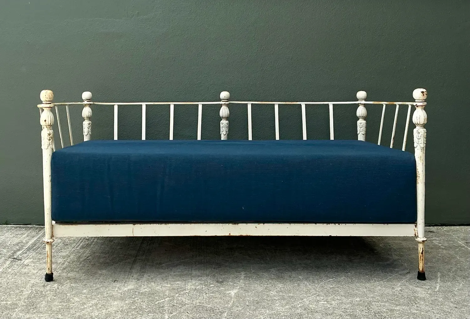 Vintage Michael Taylor “Montecito” Wrought Iron Loveseat — additional photo 6