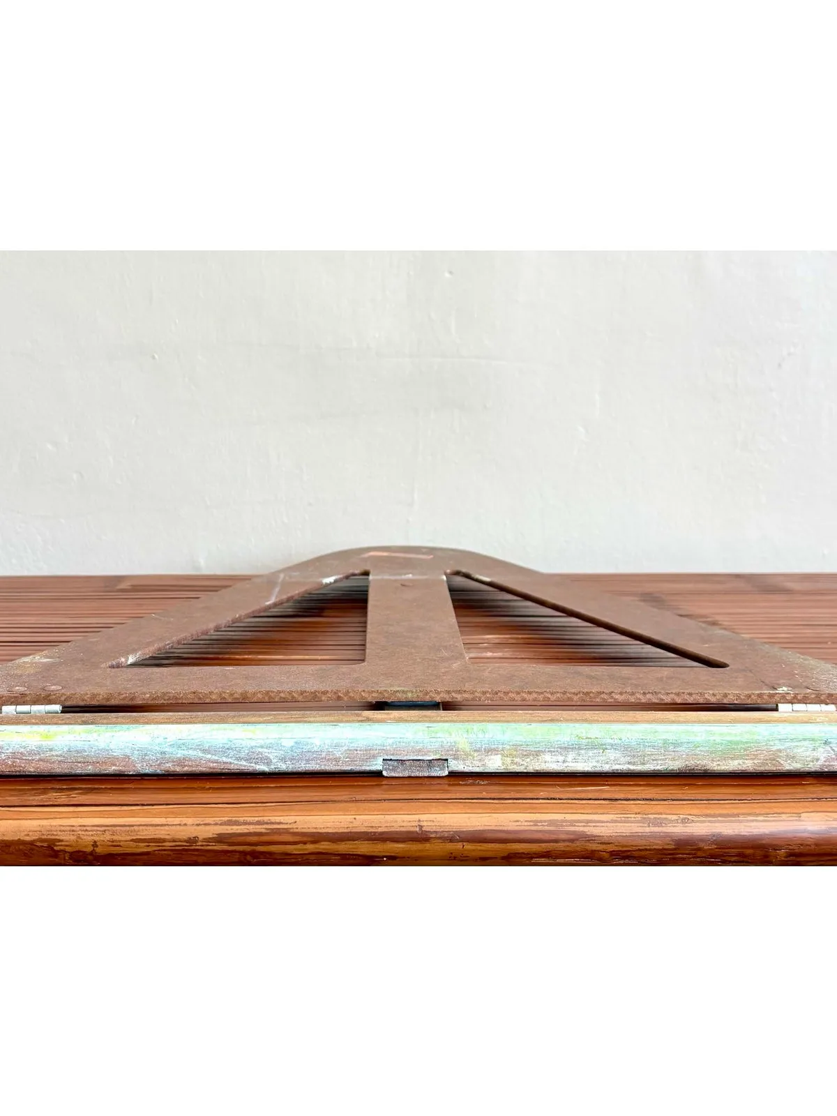 Vintage Mid-Century Modern Wolsey Masonite Table Top Easel - Bottom view