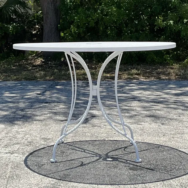 Vintage Mid-Century Modern Wrought Iron Outdoor Dining Set of 5 — additional photo 4