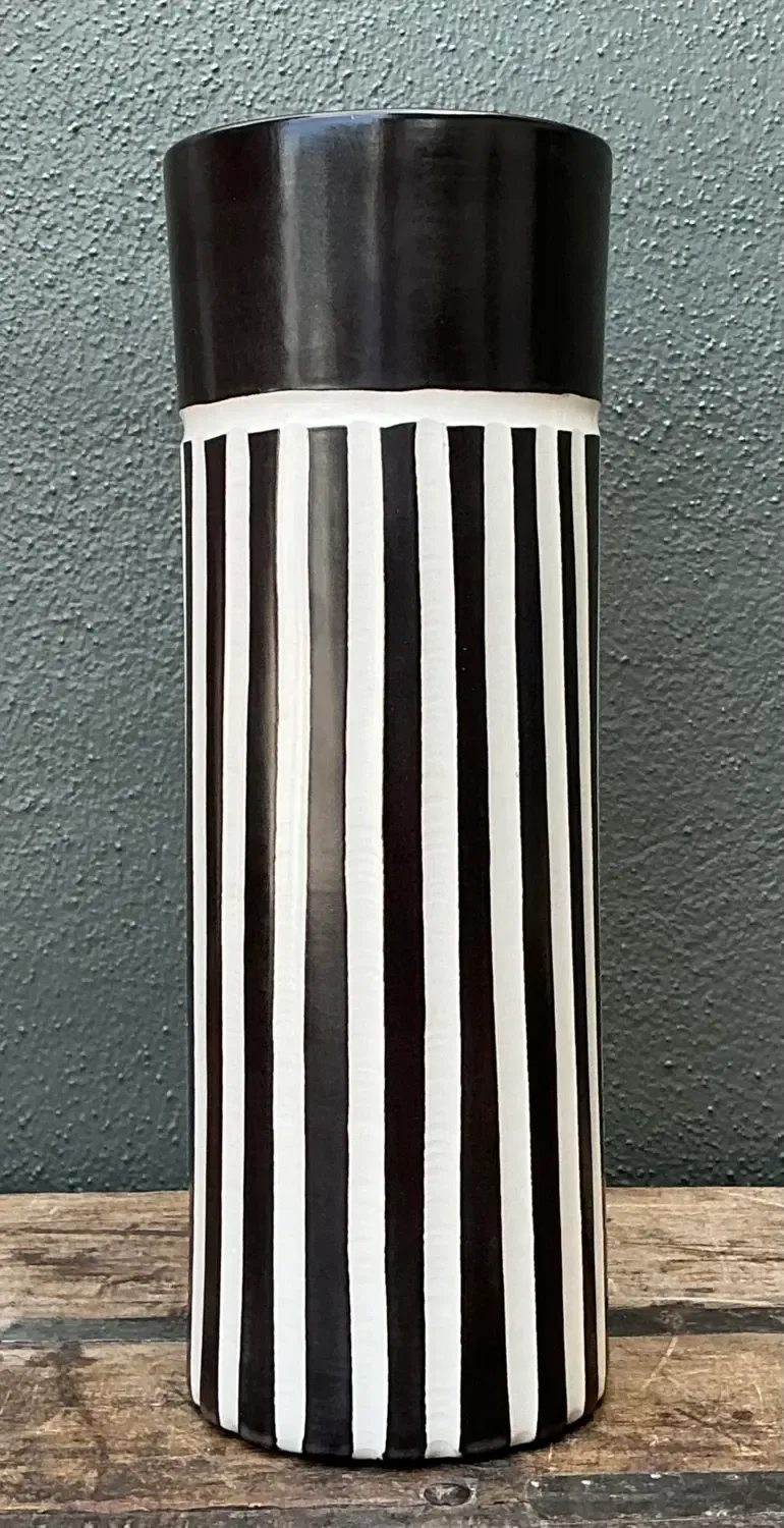 Vintage Original Graphic Black and White Glazed Ceramic Vase — additional photo 2