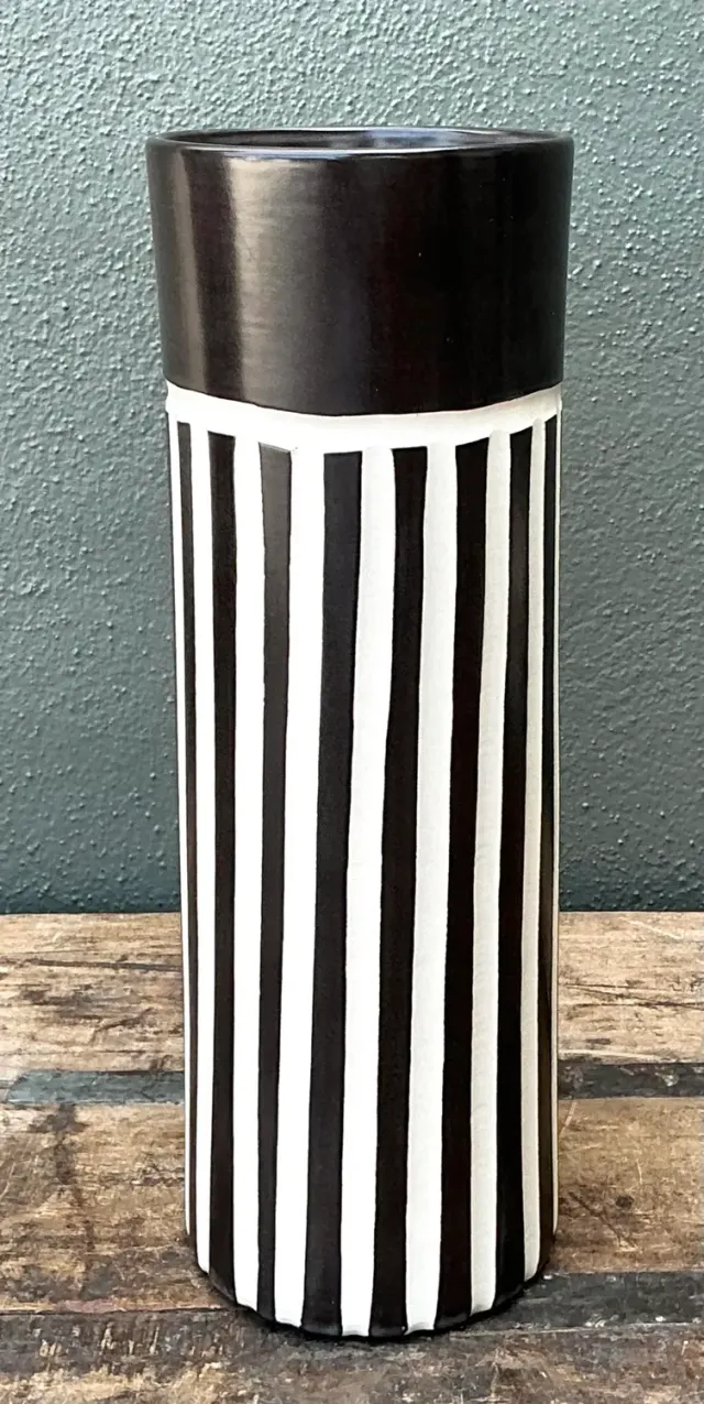 Vintage Original Graphic Black and White Glazed Ceramic Vase — additional photo 3
