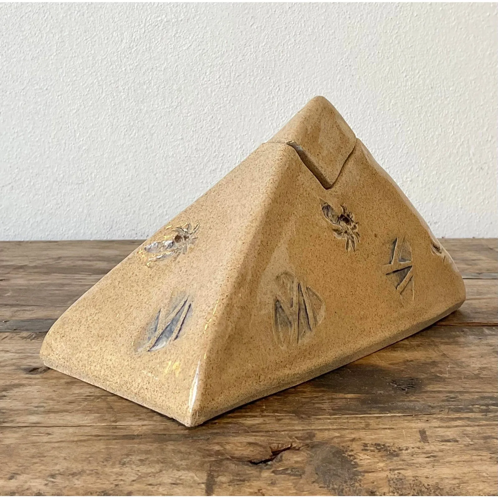 Vintage Original Studio Pottery Palm Triangle Box — additional photo 2