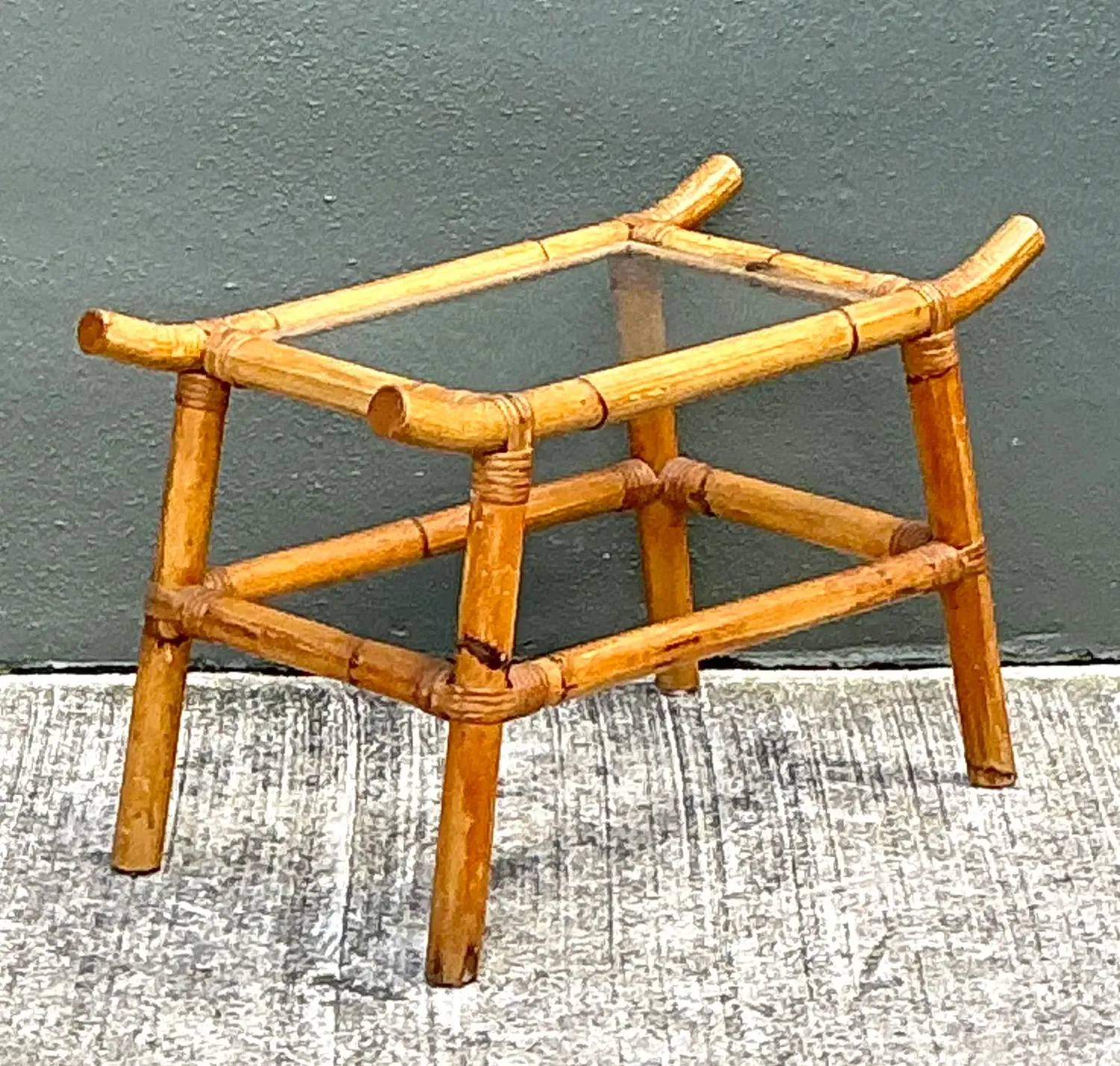 Vintage Pagoda Rattan Low Drinks Table — additional photo 4