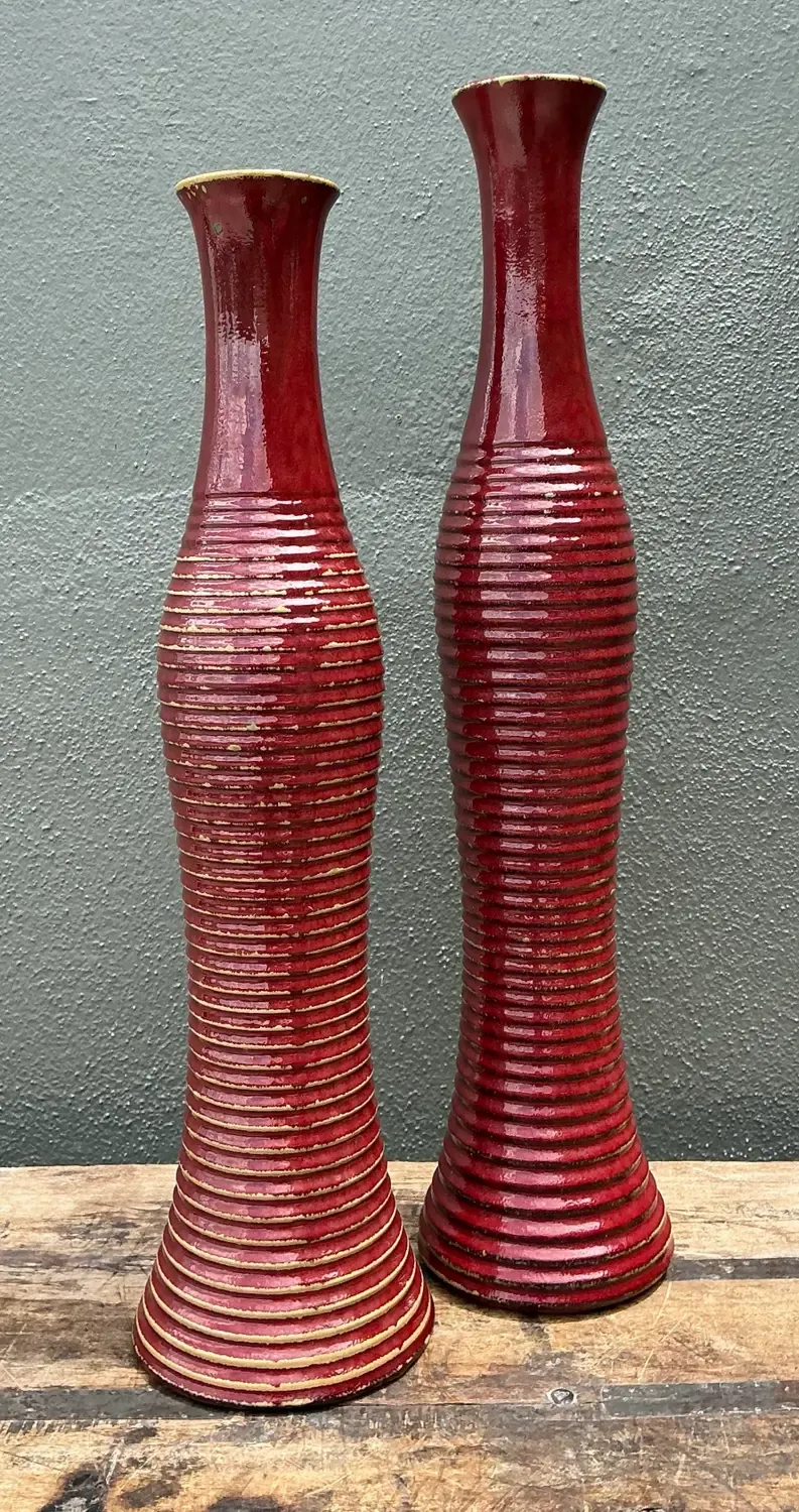 Vintage Pair of Ribbed Tall Vases — additional photo 1