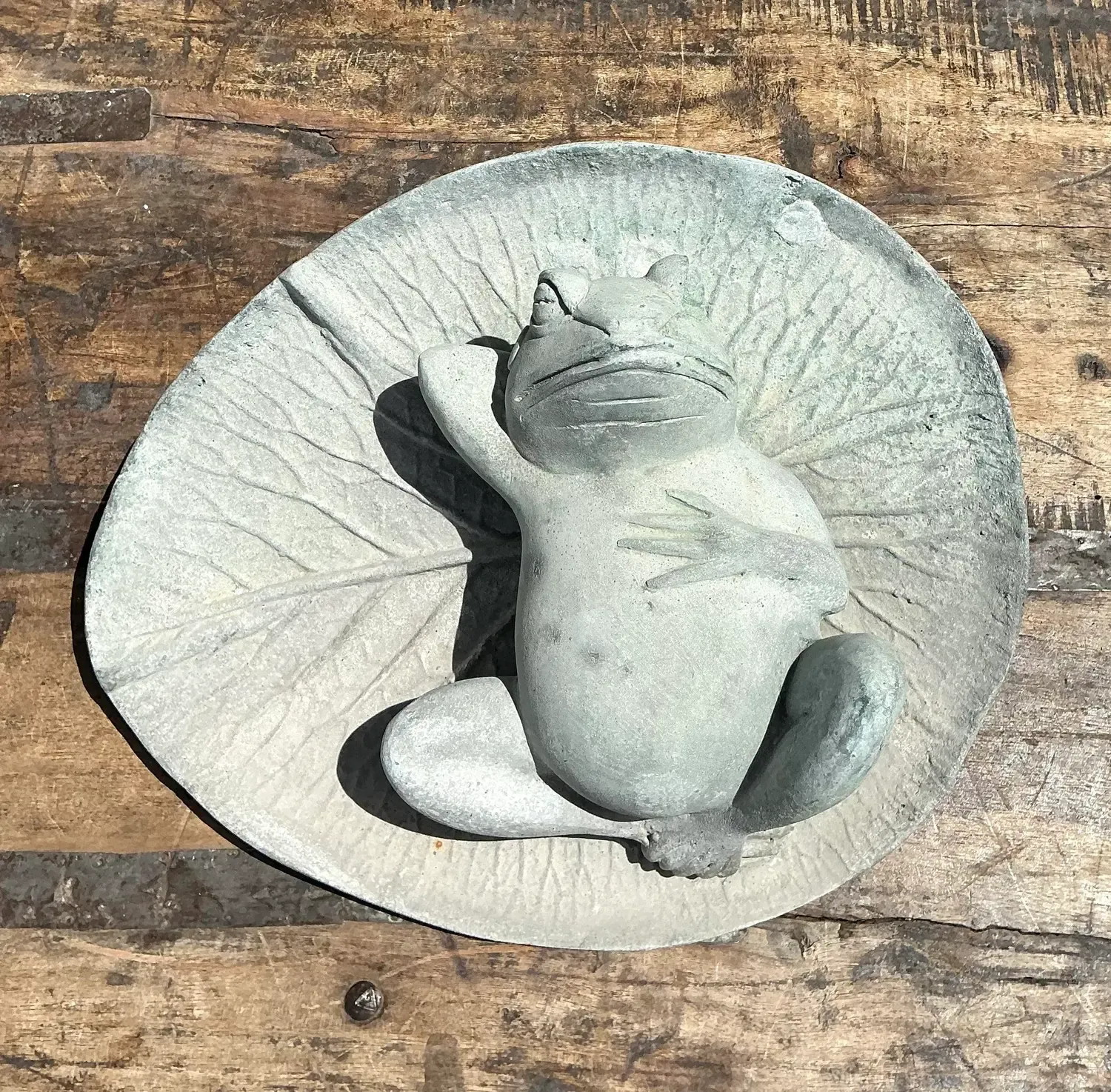 Vintage Patinated Frog on Lilypad Garden Ornament — additional photo 6