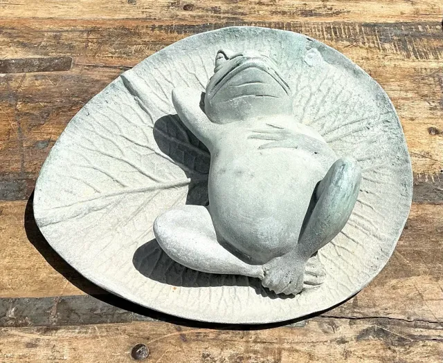 Vintage Patinated Frog on Lilypad Garden Ornament — additional photo 8