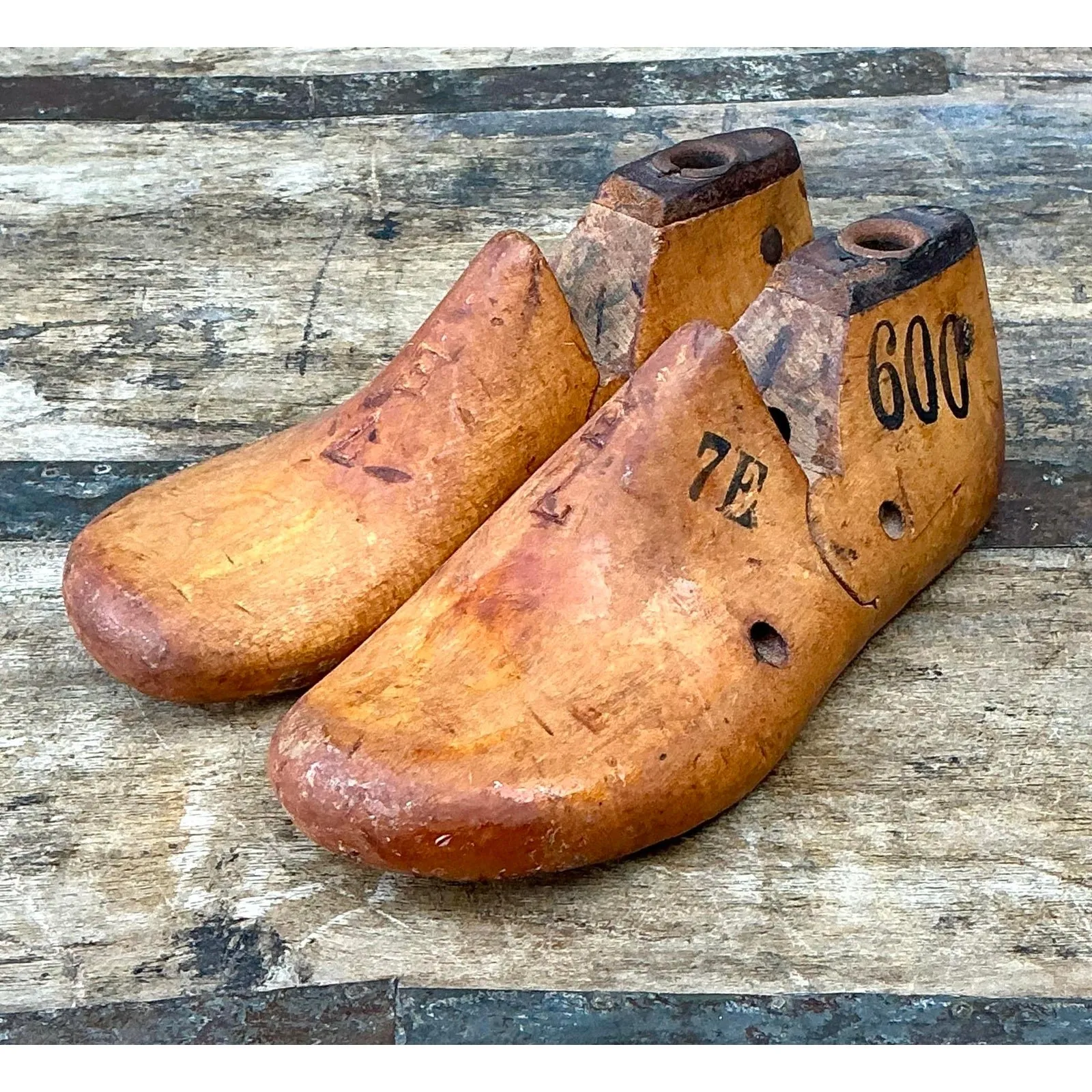 Vintage Patinated Show Lasts - Set of 2 — additional photo 1