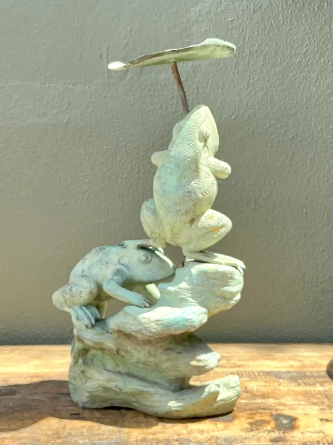 Vintage Patinated Verdigris Garden Frogs Sculpture — additional photo 7