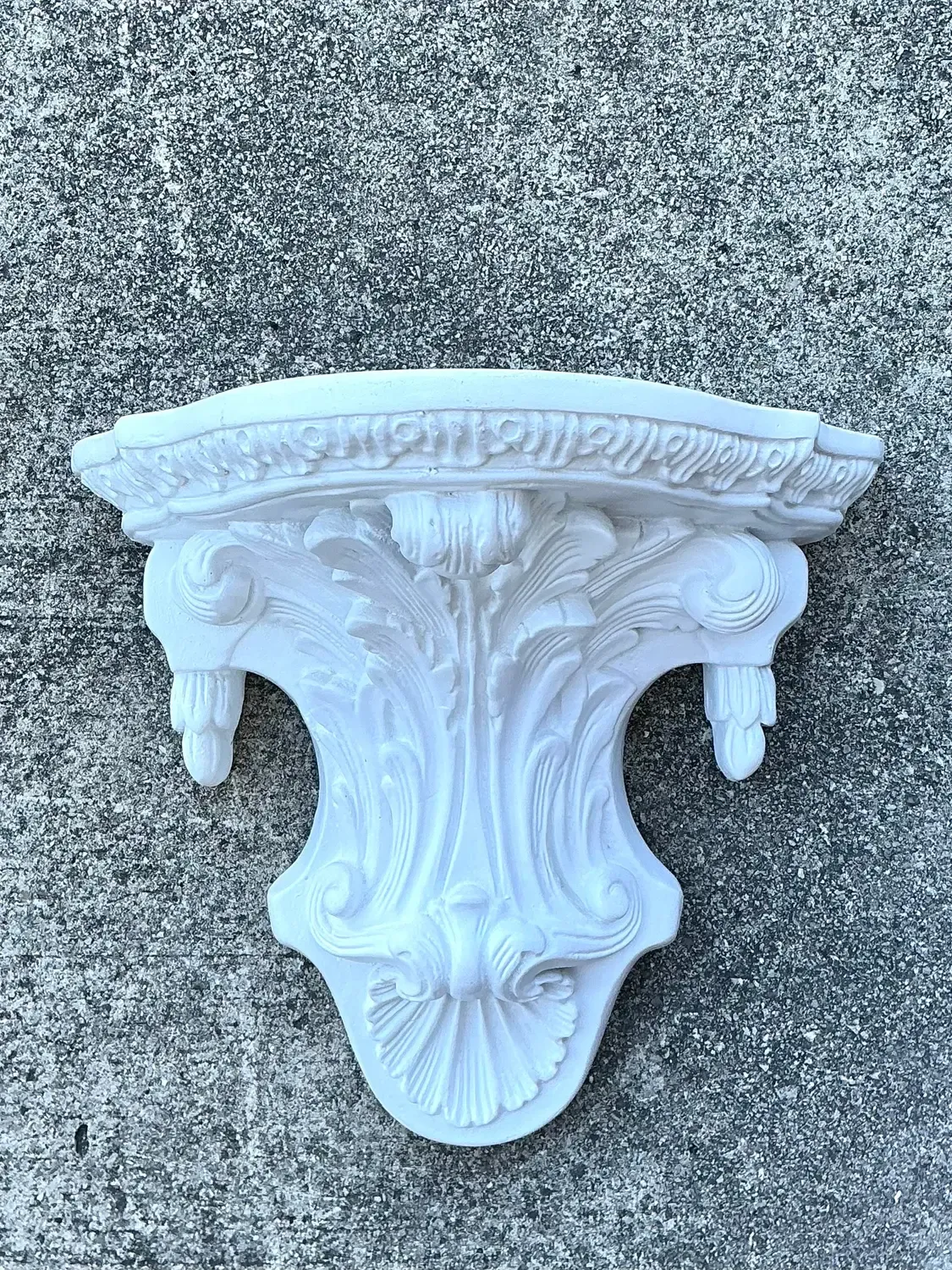 Vintage Plaster Clamshell Bracket — additional photo 2