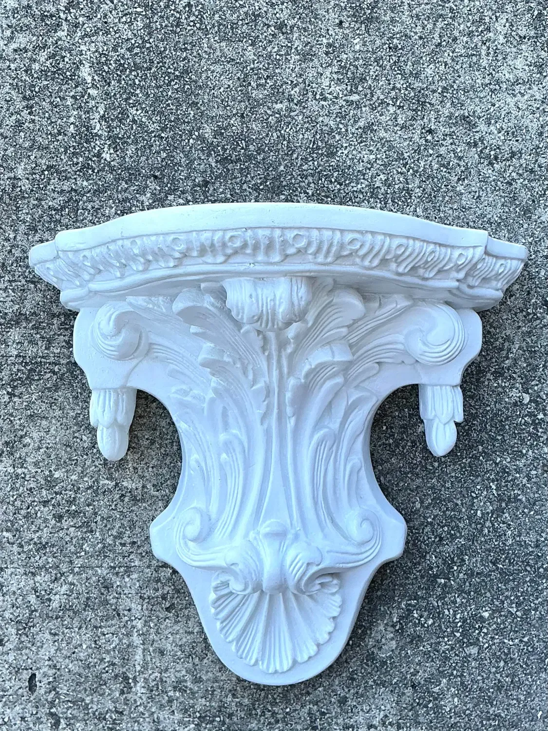 Vintage Plaster Clamshell Bracket — additional photo 3