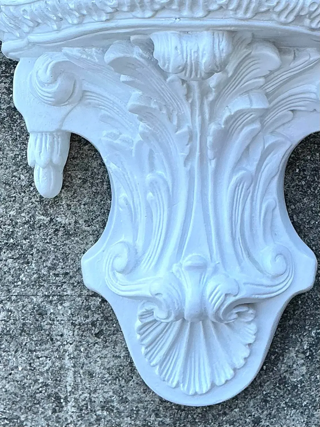 Vintage Plaster Clamshell Bracket — additional photo 5