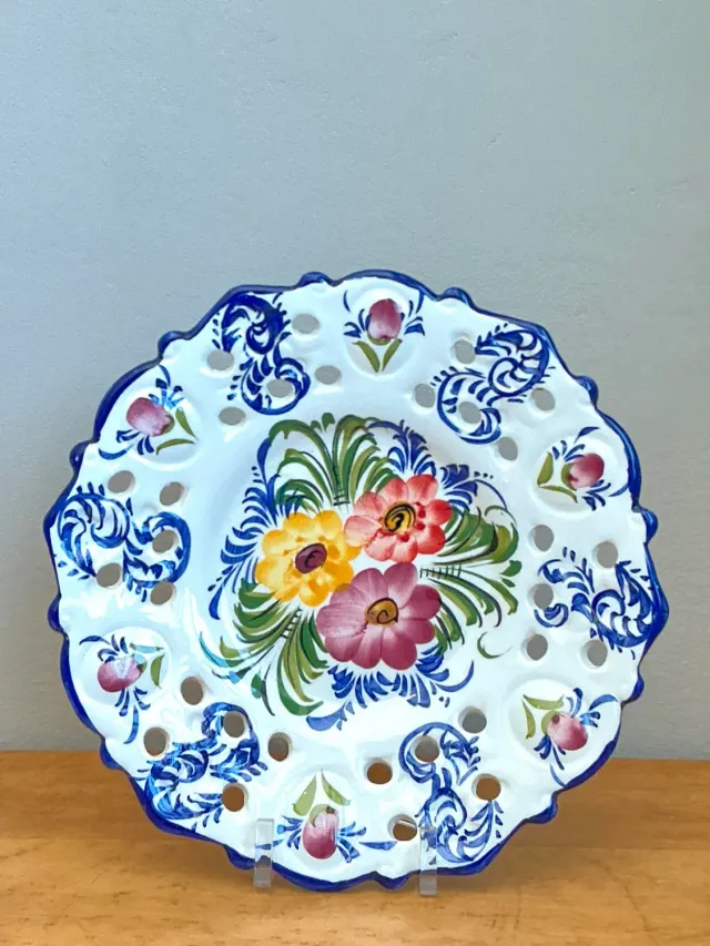 Vintage Portuguese Pierced Ceramic Floral Plate — additional photo 5