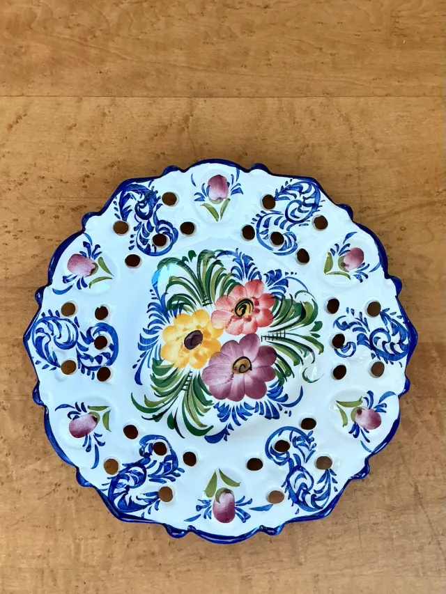 Vintage Portuguese Pierced Ceramic Floral Plate — additional photo 6