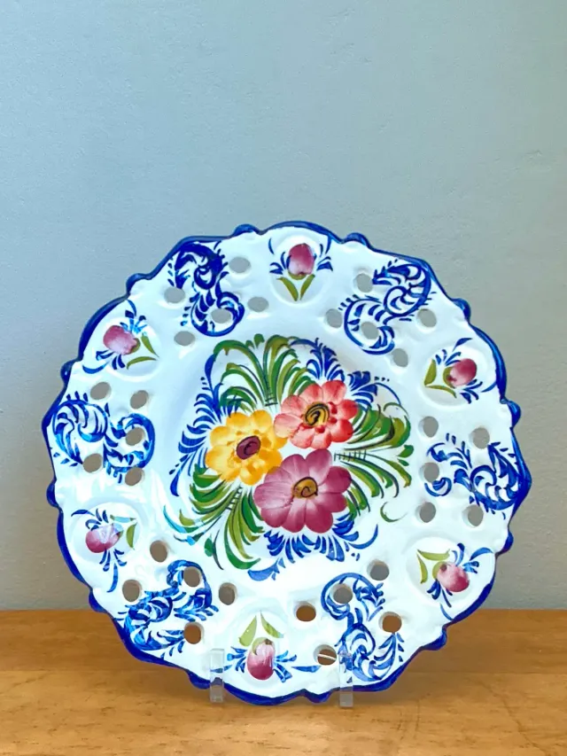 Vintage Portuguese Pierced Ceramic Floral Plate — additional photo 7