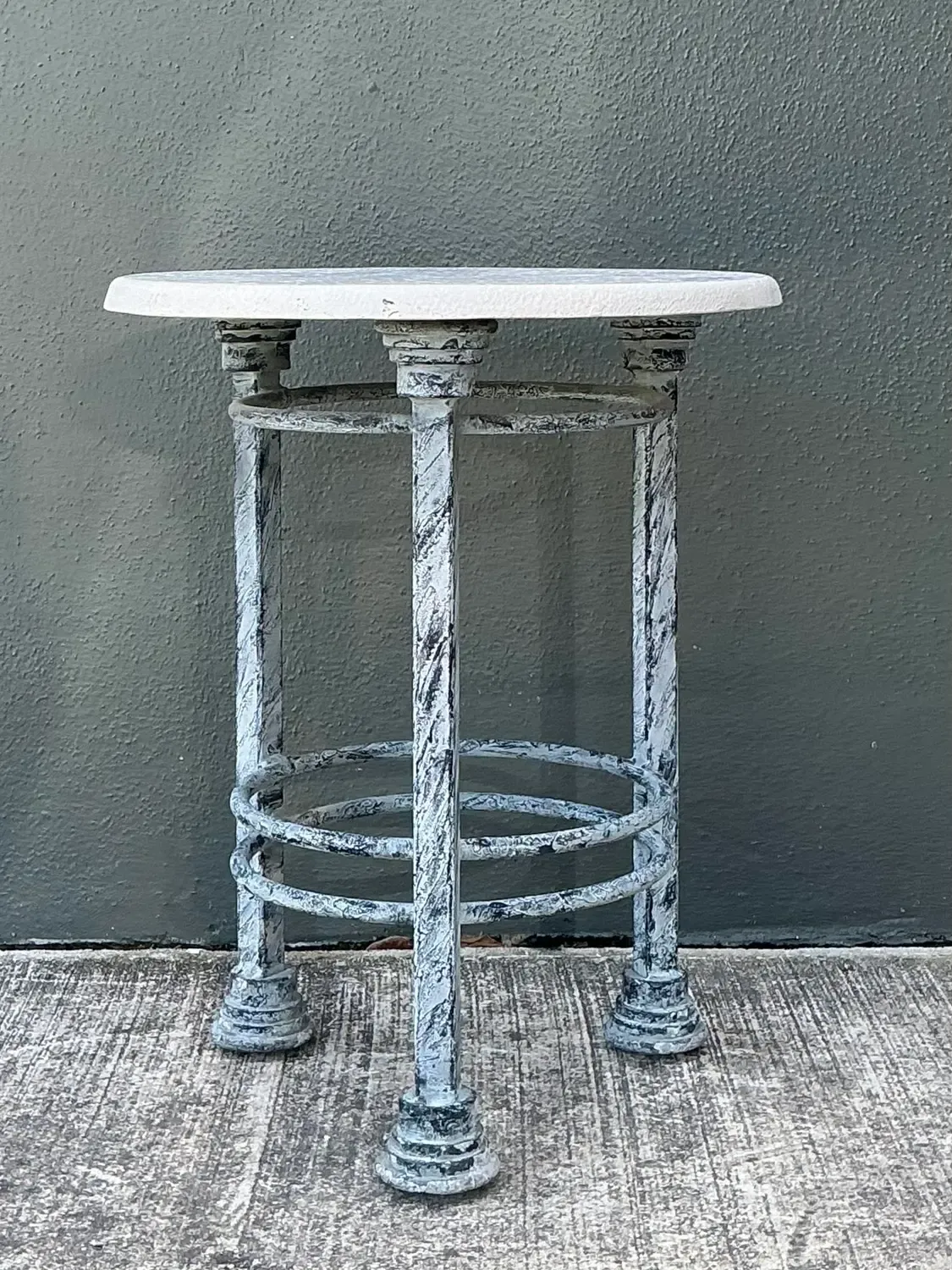 Vintage Postmodern Cast Aluminum Outdoor Side Table - 895 — additional photo 3