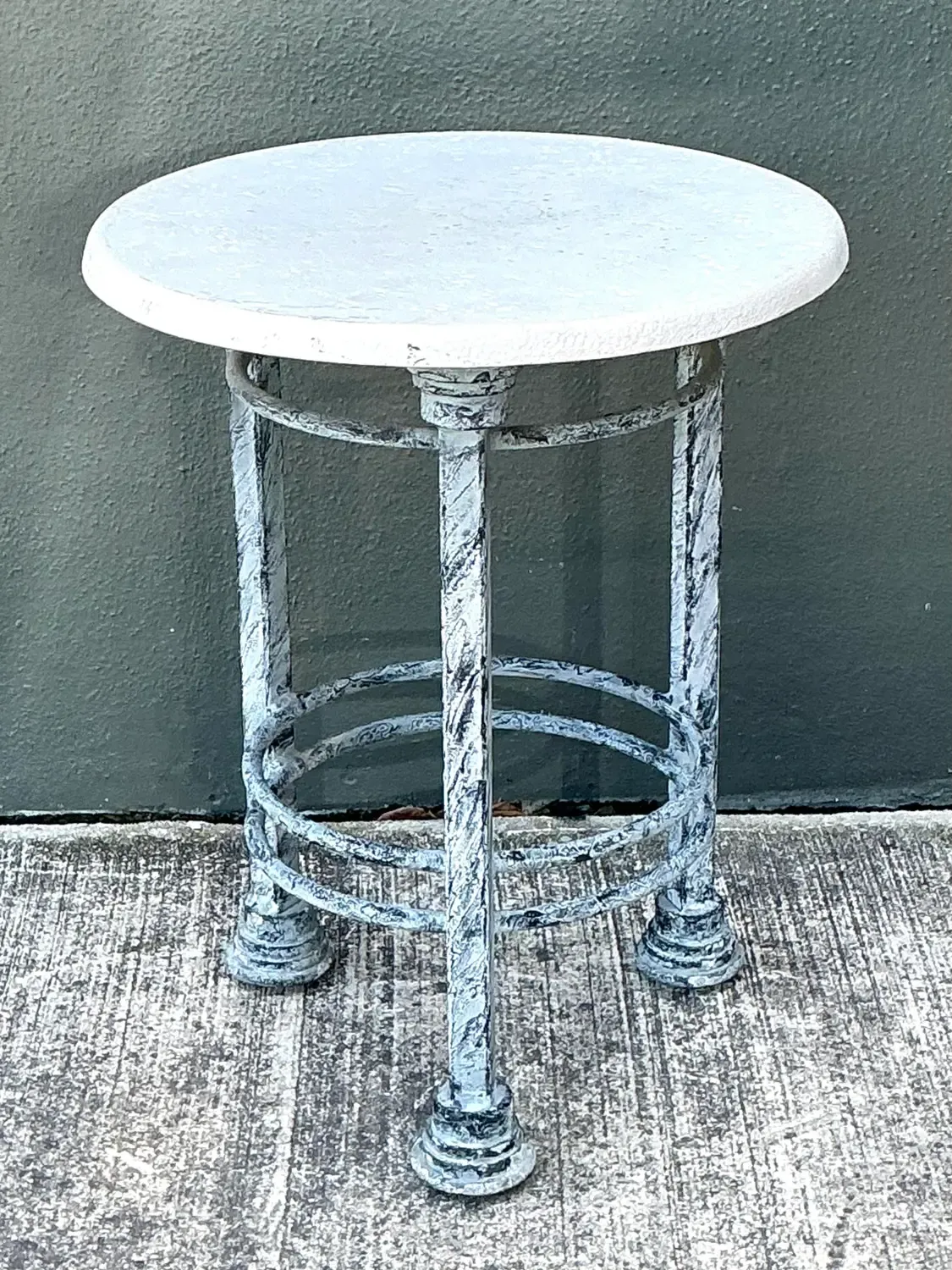 Vintage Postmodern Cast Aluminum Outdoor Side Table - 895 — additional photo 5